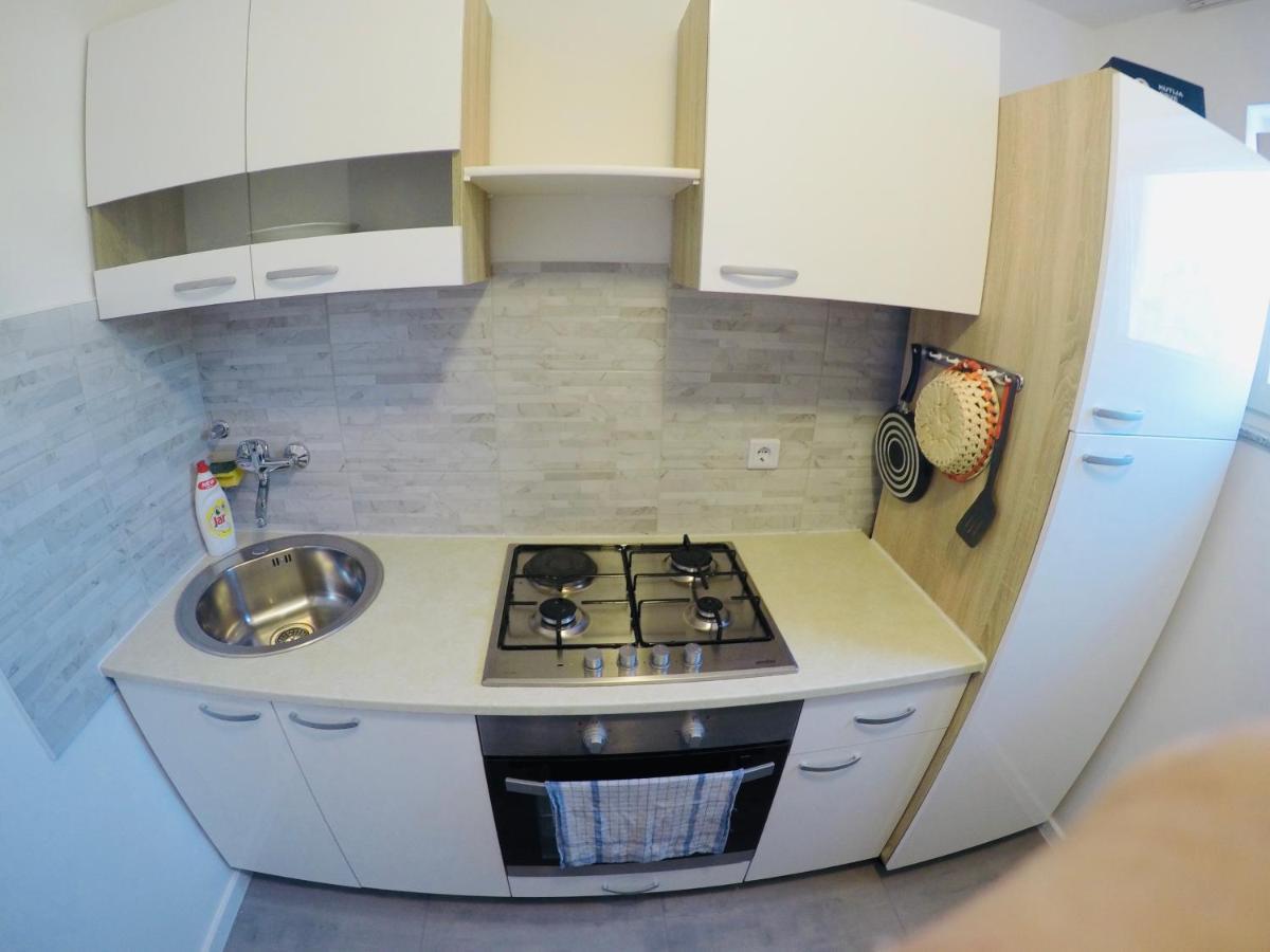 Apartments Lopac Ядраново Екстериор снимка