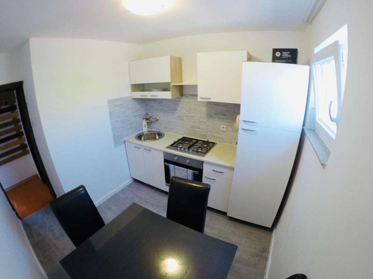 Apartments Lopac Ядраново Екстериор снимка