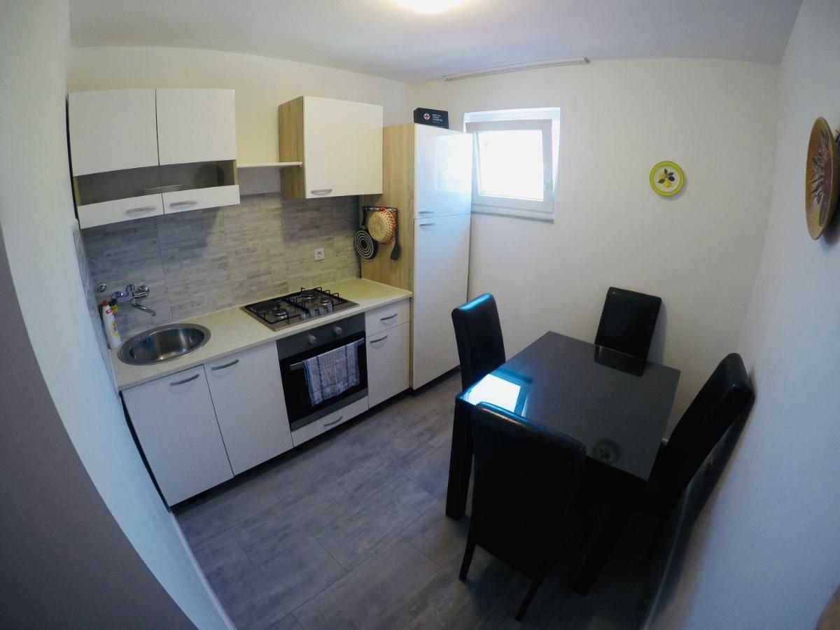 Apartments Lopac Ядраново Екстериор снимка