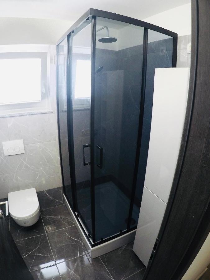 Apartments Lopac Ядраново Екстериор снимка