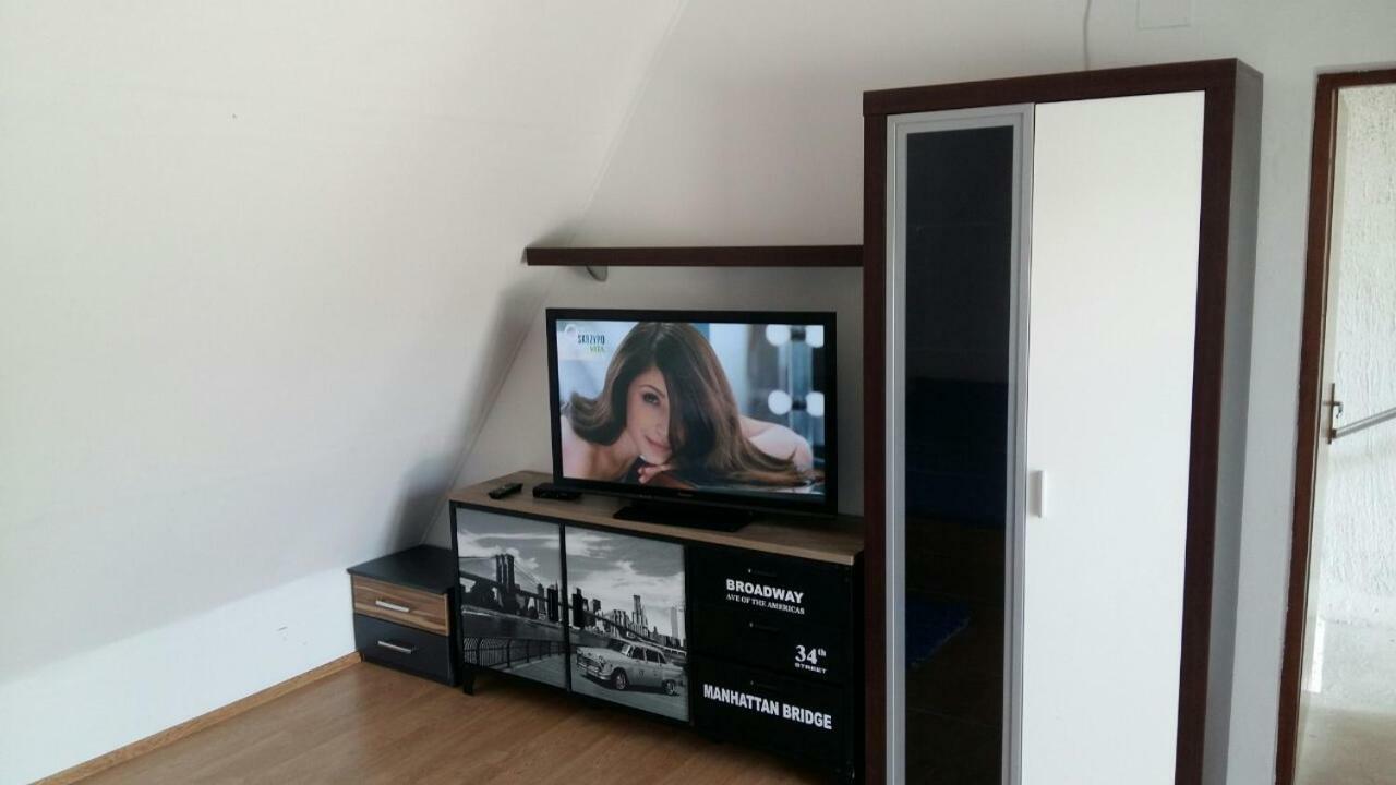 Apartments Lopac Ядраново Екстериор снимка