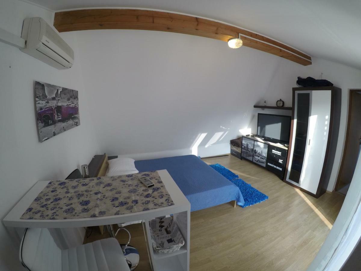 Apartments Lopac Ядраново Екстериор снимка