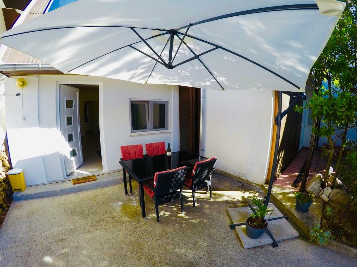 Apartments Lopac Ядраново Екстериор снимка