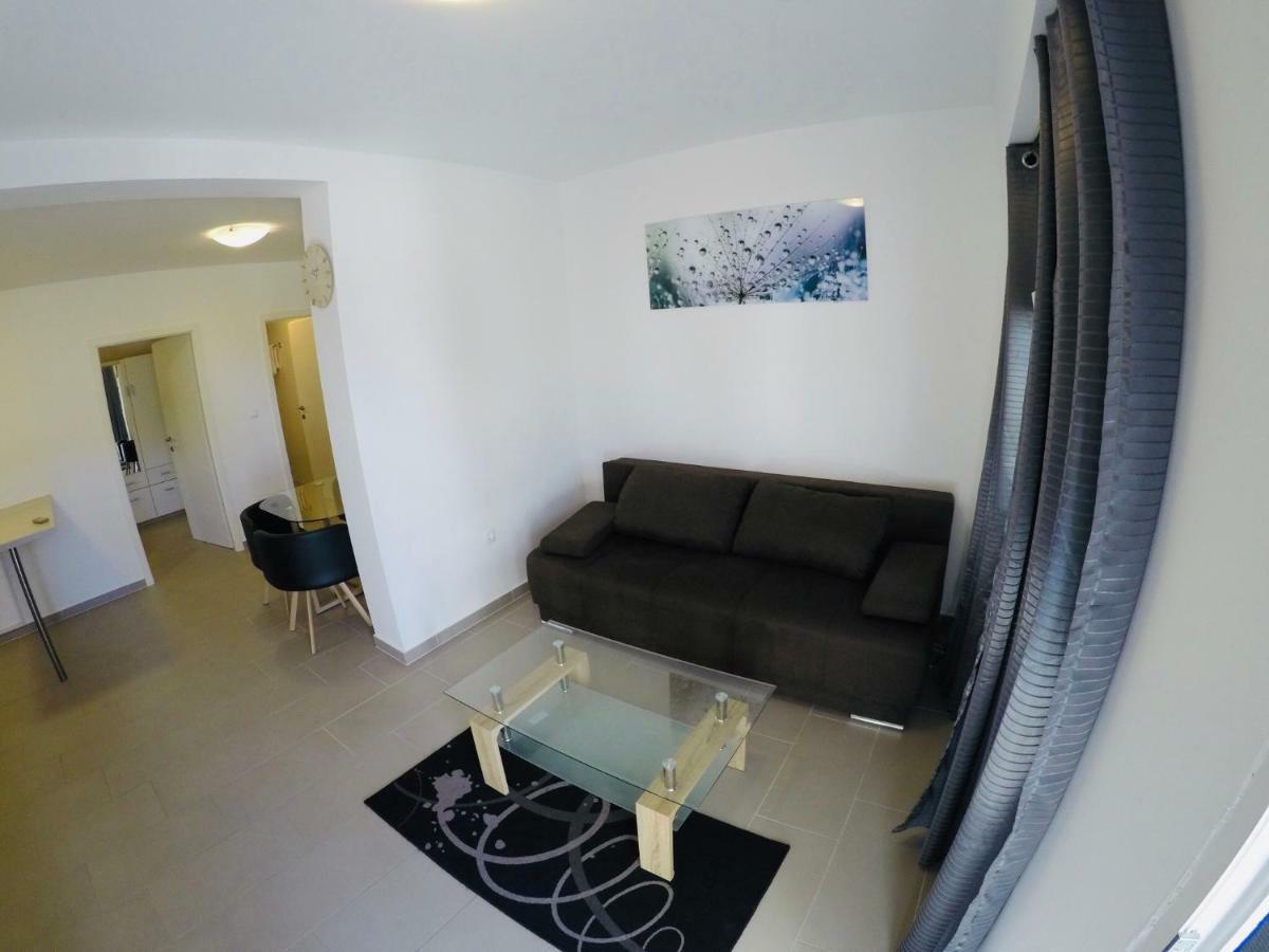 Apartments Lopac Ядраново Екстериор снимка