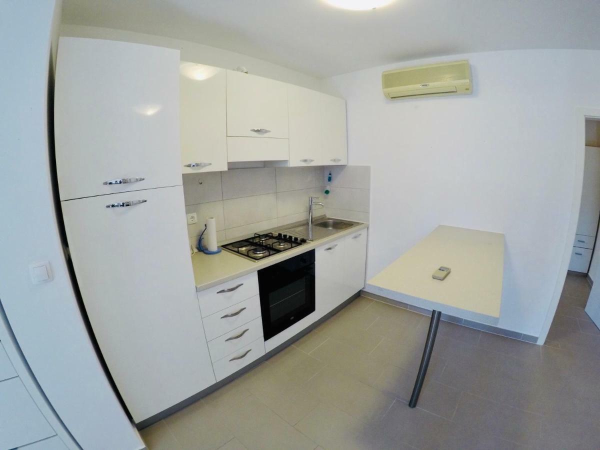 Apartments Lopac Ядраново Екстериор снимка