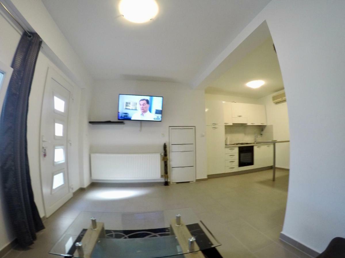Apartments Lopac Ядраново Екстериор снимка