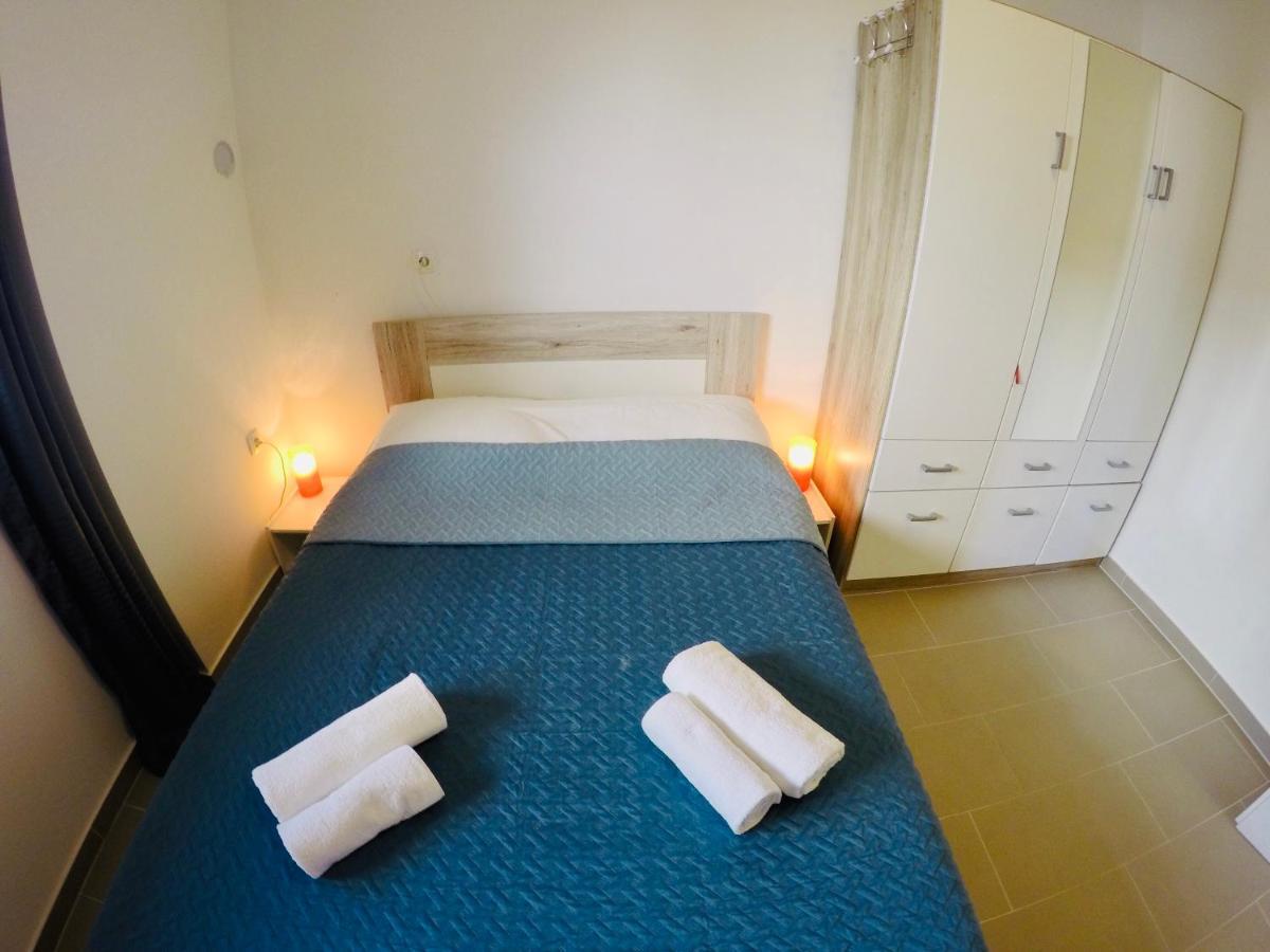 Apartments Lopac Ядраново Екстериор снимка